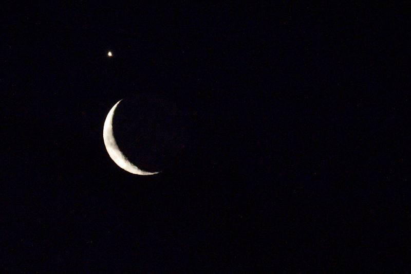 Snímek Měsíčního srpku s Venuší